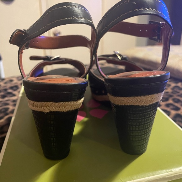 Naturalizer shoe, wedge, heel, color, black, size 10 1/2 M - Picture 3 of 4